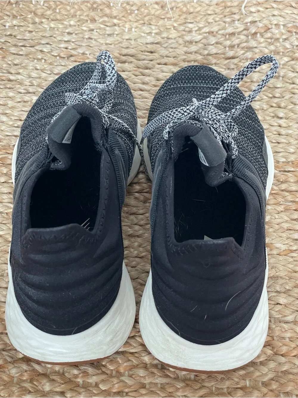 New Balance Women’s Black White Knit Running Sneakers 9